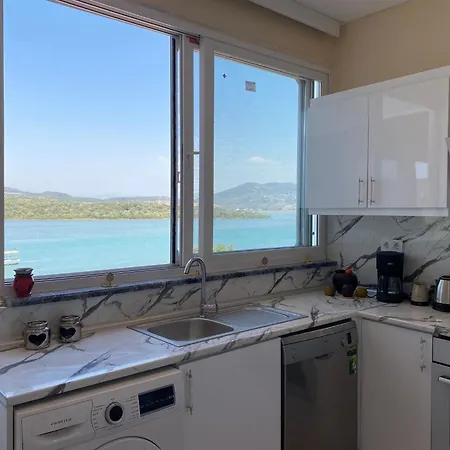 Stylish 2br Lagoon Views *