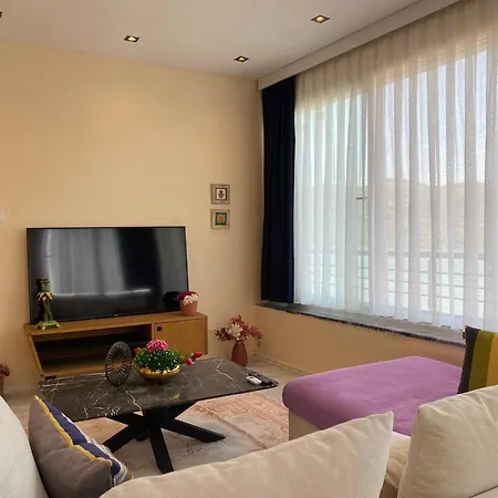 Stylish 2br Lagoon Views