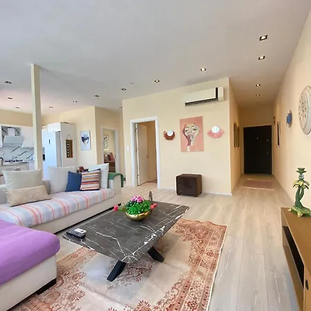 Stylish 2br Lagoon Views Apartmán *