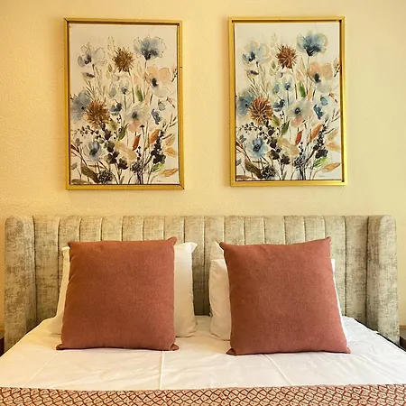Stylish 2br Lagoon Views