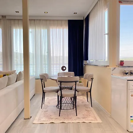 Stylish 2br Lagoon Views Apartmán Bogazici