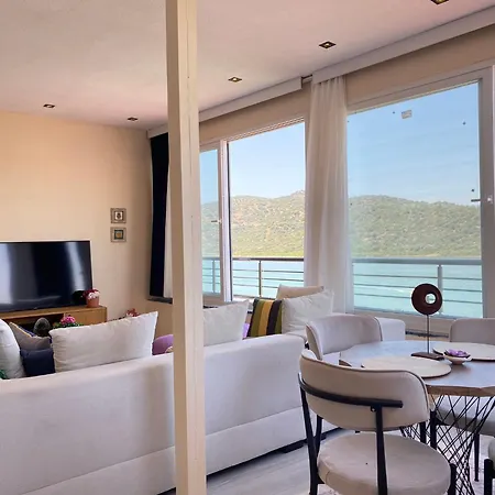 Stylish 2br Lagoon Views Apartmán Bogazici